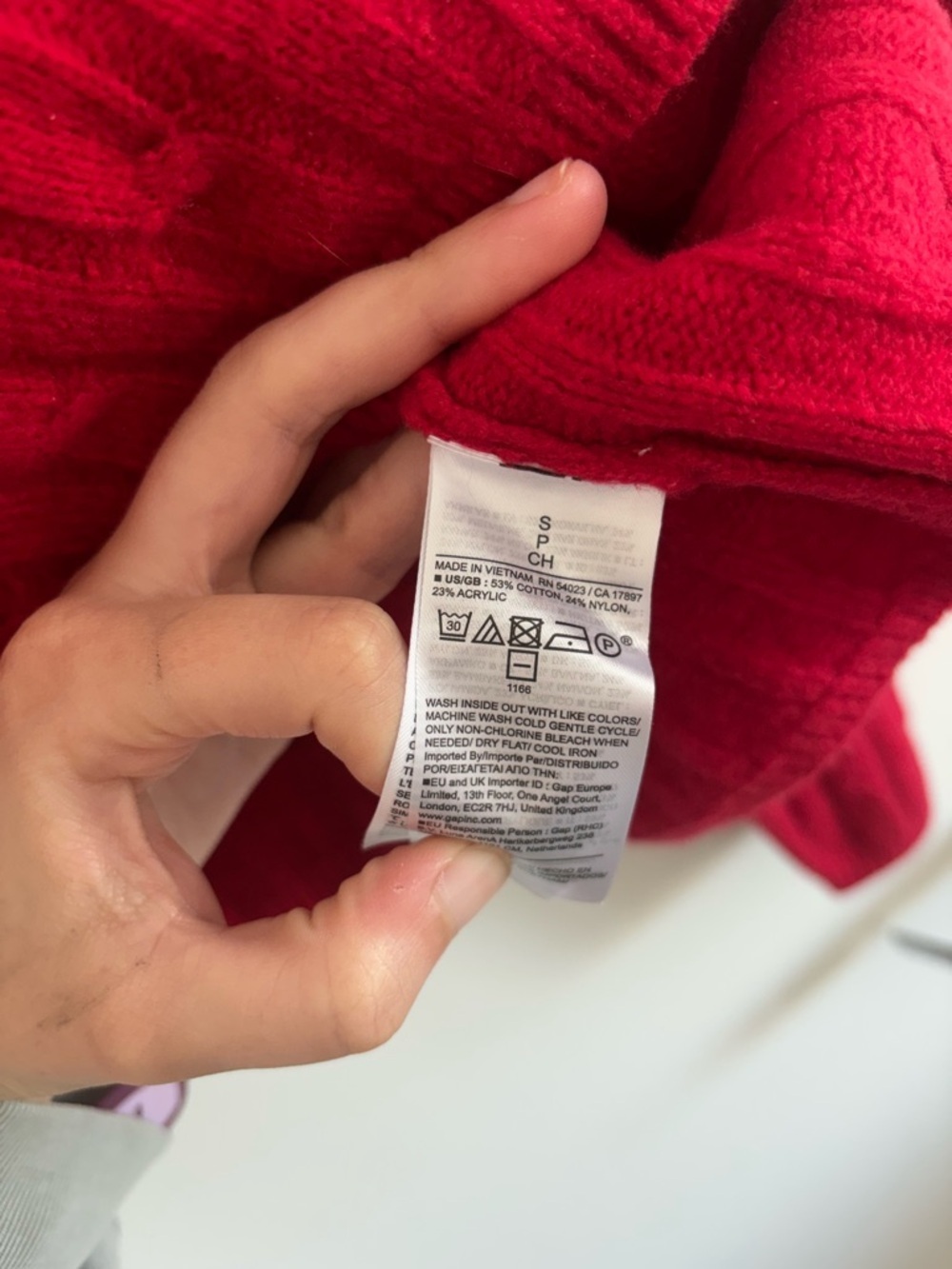 Gap Red Cable-Knit Crewneck Sweater - Picture 3 of 8